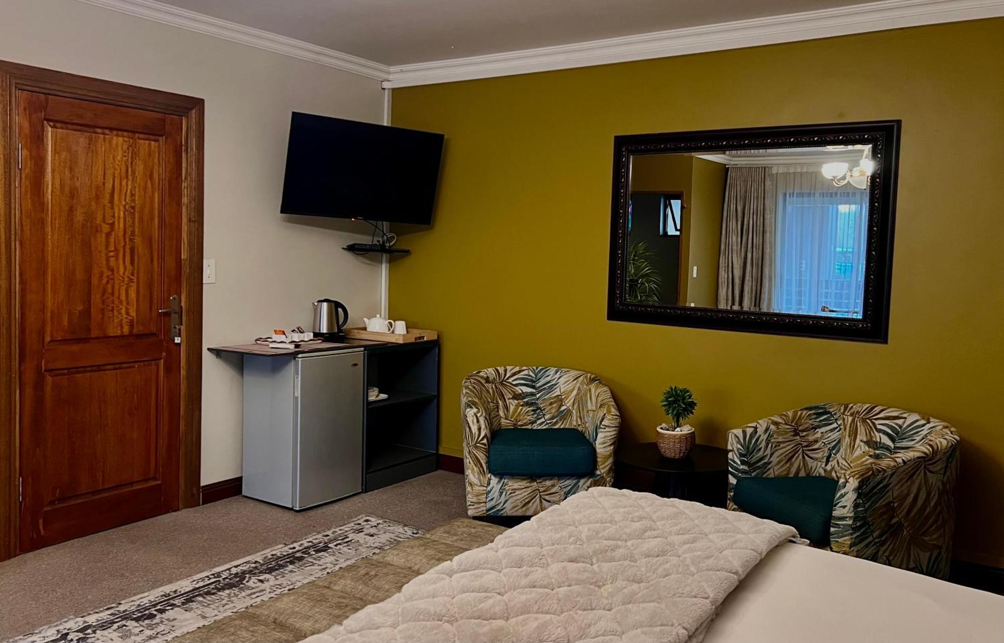 One O Eight Boutique Hotel Benoni Exterior photo